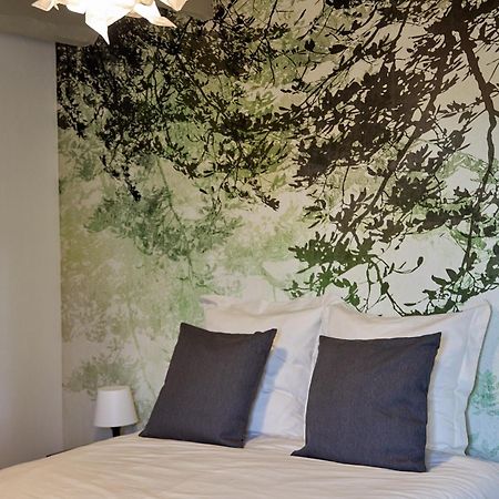 Bed and Breakfast La Breizhidence Комбур Экстерьер фото