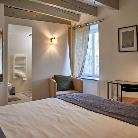 Bed and Breakfast La Breizhidence Комбур Экстерьер фото
