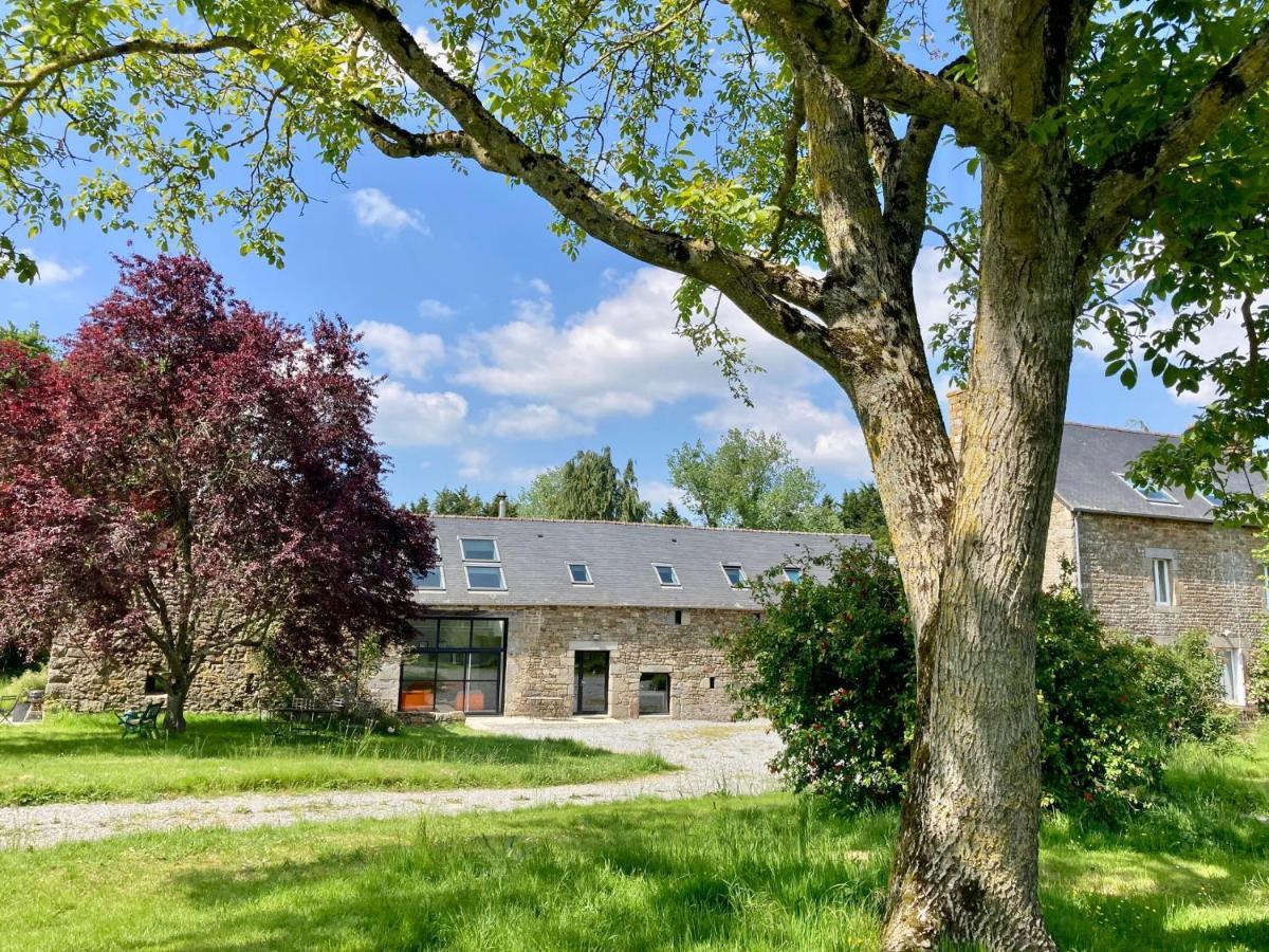 Bed and Breakfast La Breizhidence Комбур Экстерьер фото