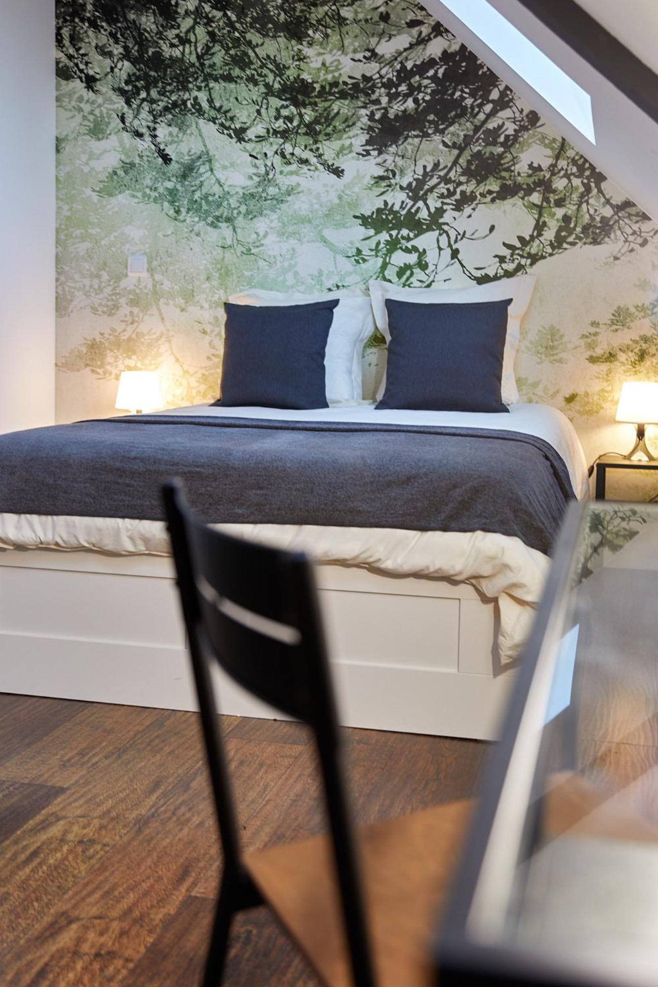 Bed and Breakfast La Breizhidence Комбур Экстерьер фото