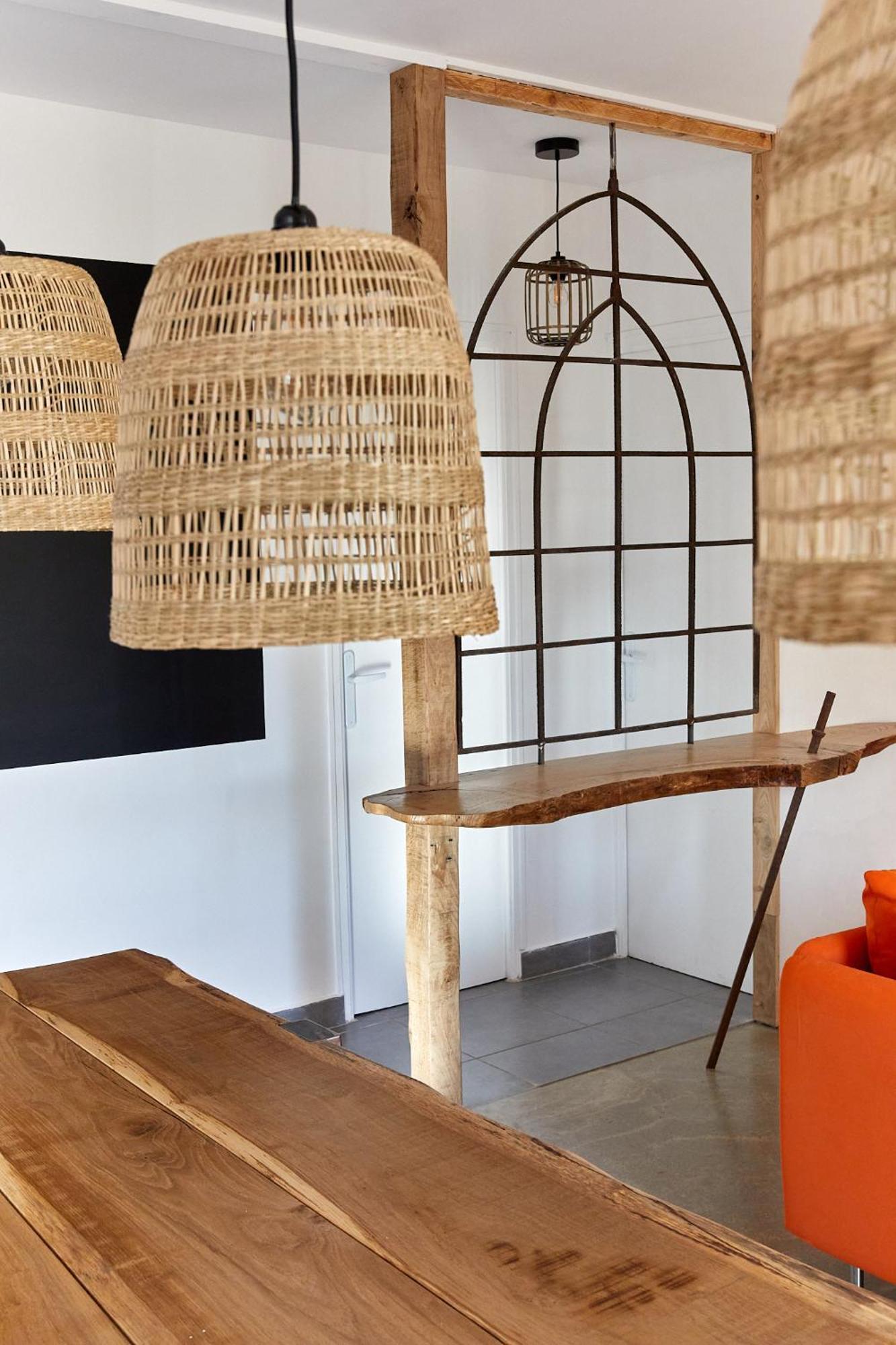 Bed and Breakfast La Breizhidence Комбур Экстерьер фото